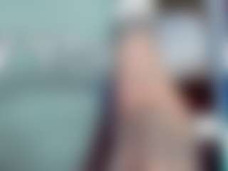 Live cam show with Sara - Tiny Tits on Fling VIP Chat
