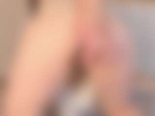 Live cam show with RosaAura - Camel Toe on Camsoda