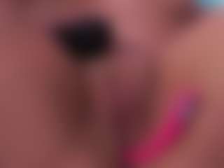 Live cam show with SweetySasha18 - Striptease on boobsie.com