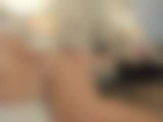 Live cam show with AlissBloom - Strip on CamSodaAdn