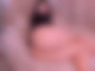Live cam show with AlissBloom - Camel Toe on Soda Cam