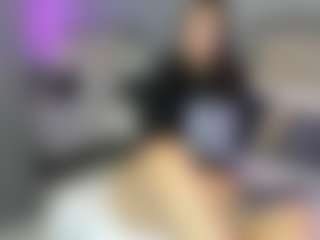 Live cam show with AlissBloom - Camel Toe on Free Soda