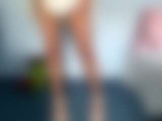 EvaMester MILF webcam performer live streaming