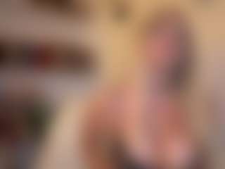 Liz566 MILF webcam performer live streaming
