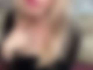 Live cam show with MarioVandewater - Blonde Hair MILF on Mixed Magazine Live