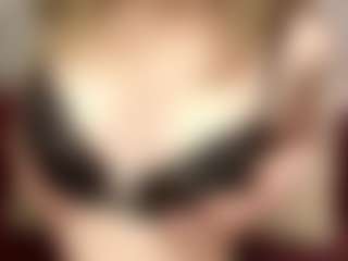 Live cam show with MarioVandewater - Petite MILF on Fit Hotties