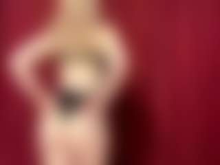 Live cam show with MarioVandewater - Petite MILF on Sweet Sext