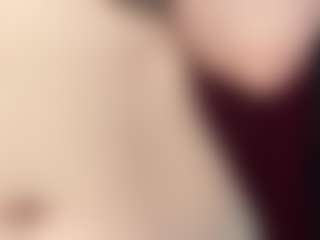 Live cam show with MarioVandewater - Petite MILF on googirlz