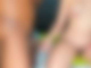 Live cam show with sophie-yefry - Athletic on AdultVida.com