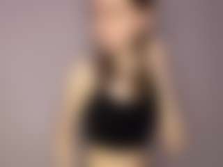 Live cam show with Natalie - Brown Hair Petite on TottyGirls