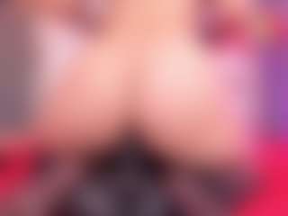 Live cam show with AliiceVance - Public on AdultVida.com