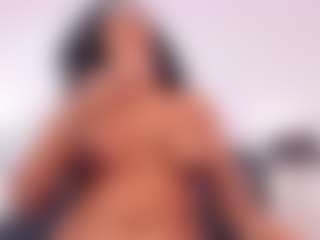Live cam show with CamilleWest - Ebony Petite on StripNow