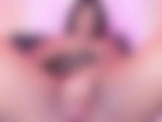 Live cam show with CamilleWest - Average on chickslive.net