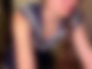 Live cam show with DianeCare - Cute on CamwithHer