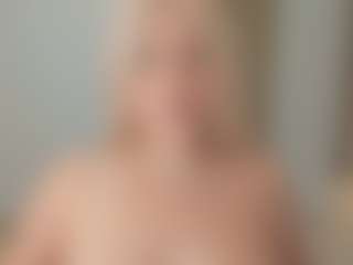 IrinaSiilver's Live Sex Cam Show
