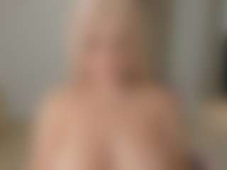 IrinaSiilver's Live Sex Cam Show