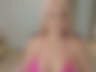 Live cam show with IrinaSiilver - Brown Hair on CamClone