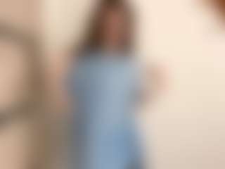 Live cam show with IsadoraCassard - Fingering on Free Soda