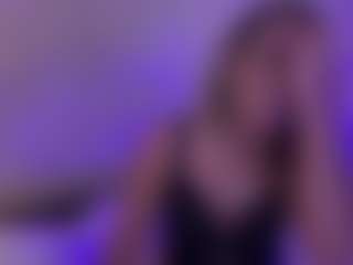 Live cam show with Britney Foxx - Interactive on Camsoda