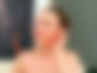 Live cam show with Ammira - Ass Bouncing on Camsoda