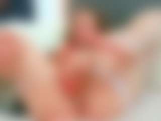 Live cam show with Ammira - Fingering on Camsoda