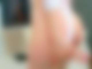 Live cam show with Ammira - Dildo on camtv