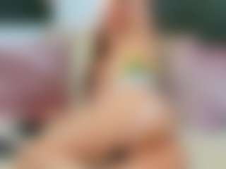 Live cam show with Ammira - Spank on Camsoda