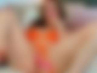 Live cam show with Ammira - Shaved Pussy on Camming Site