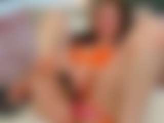 Live cam show with Ammira - Fingering on Gym Cam Girls