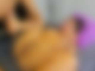 Live cam show with Bonnyandcarrot - Average on Chatstar