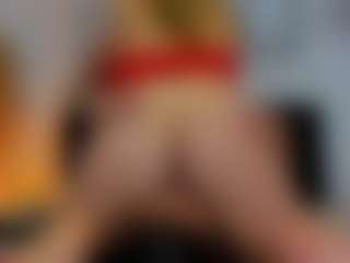 Live cam show with Bonnyandcarrot - Flashing on friskycurves.com