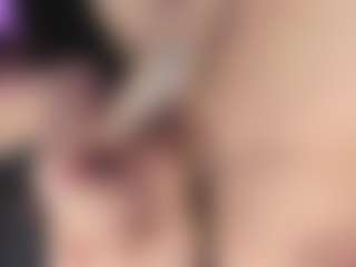 Live cam show with Bonnyandcarrot - Ebony Petite on sexylive.show