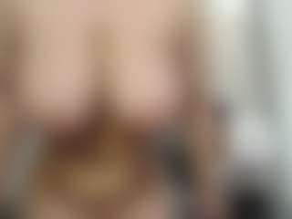cloudykittylove's Live Sex Cam Show