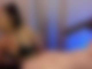 Live cam show with ElyeRoss - Shower on live18s.com