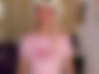 Live cam show with Yakitaii - Smoking on Free Soda