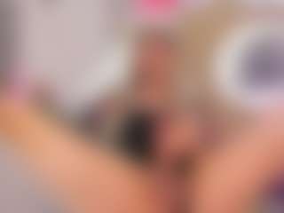 Live cam show with Yakitaii - HD on Camsoda