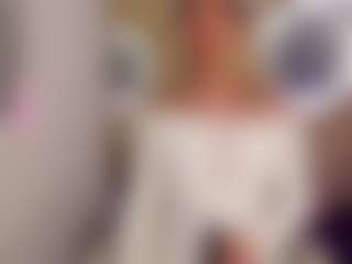 Live cam show with Yakitaii - Smoking on Camsoda