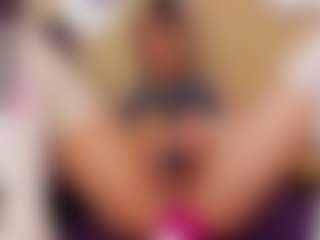 Live cam show with Yakitaii - Tiny Tits on Camsoda