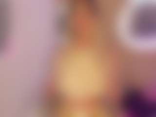 Live cam show with Yakitaii - English on Camsoda