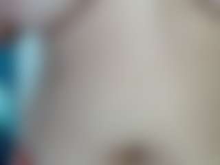 Live cam show with Yasmine - Nipple Piercings on Milfs Live
