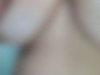 Live cam show with Yasmine - Genital Piercings on livesuperchat.net