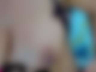 Live cam show with Yasmine - Genital Piercings on Camsoda