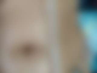 Yasmine MILF webcam performer live streaming
