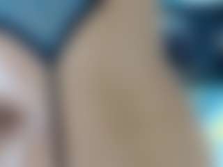 Live cam show with Yasmine - Genital Piercings on Dare Cams