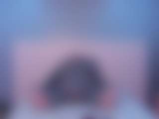 Live cam show with Antonella-Bratz4 - Striptease on parknlotfishbdy