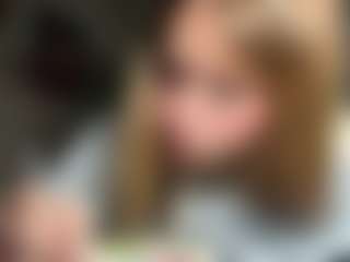 Live cam show with Agatha - Granny on Livezox