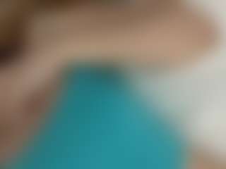 Live cam show with Agatha - Average on sexylive.show
