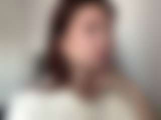 Bella's Live Sex Cam Show
