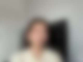 Bella's Live Sex Cam Show