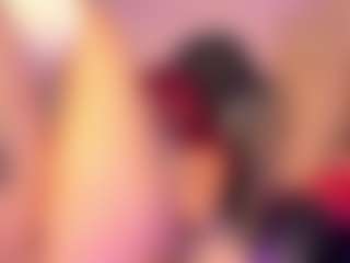 Jullieee's Live Sex Cam Show